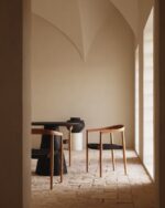 Ydalia stackable outdoor chair in solid teak wood - Image 2